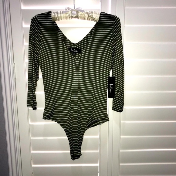 Lulus Tops - NEW LULUS STRIPED  HALF SLEEVE BODYSUIT SIZE M🔥